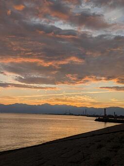 朝日 海,富山,朝日の写真素材