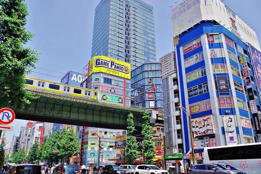 秋葉原2025夏 炎天下の中央通り 秋葉原2025夏 炎天下の中央通り 秋葉原,炎天下,中央通りの写真素材