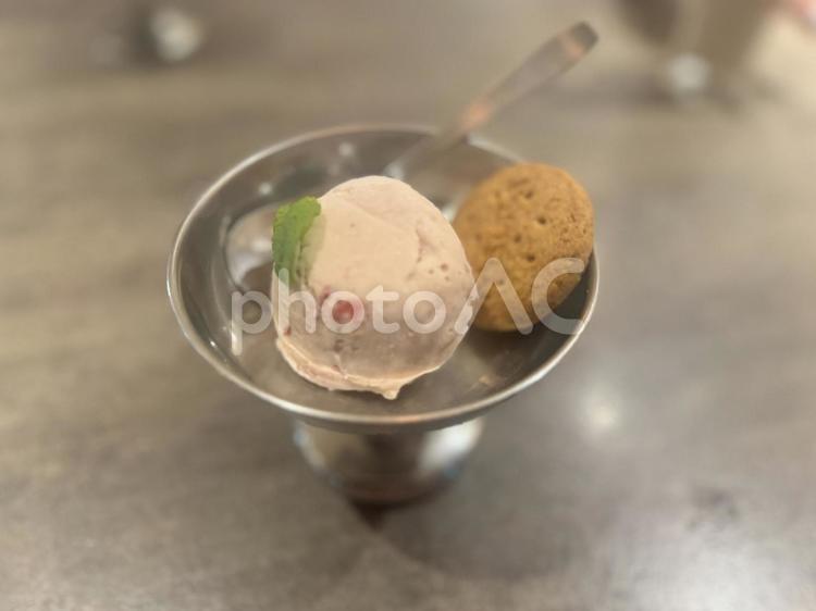 いちごのアイスクリーム アイス,アイスクリーム,いちごの写真素材