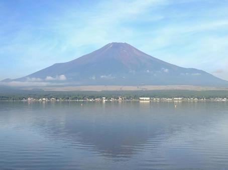夏の富士山と逆さ富士(山中湖) 夏の富士山と逆さ富士(山中湖)の写真