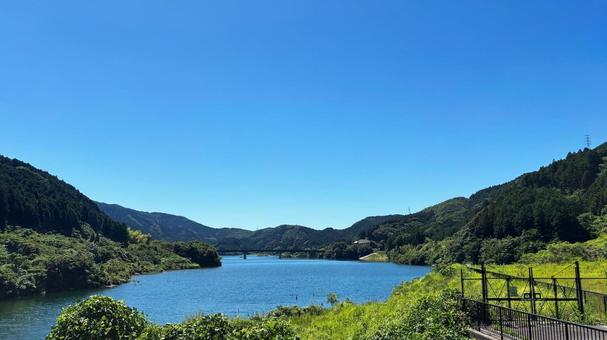佐賀県と福岡県の県境の緑豊かな山々の風景 佐賀県と福岡県の県境の緑豊かな山々の風景 佐賀県,福岡県,那珂川の写真素材