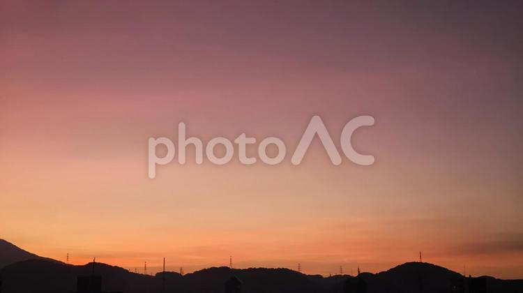 真っ赤な夏の夕日 真っ赤,夏,夕陽の写真素材