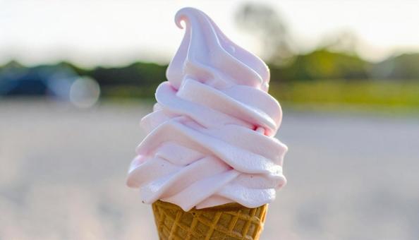 イチゴのソフトクリーム イチゴのソフトクリームの写真