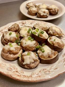 なすと椎茸のツナ味噌チーズ ご飯,料理,おうちごはんの写真素材