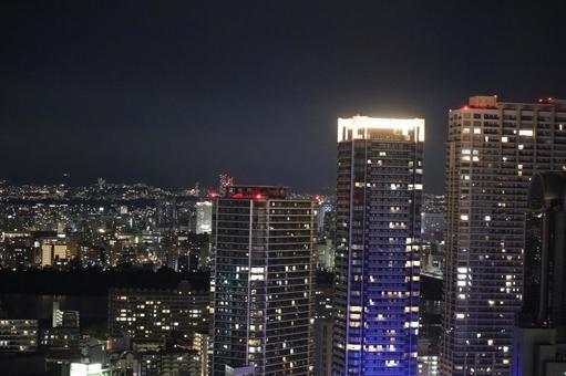 高層ビル群がある都会の街並みの夜景 高層ビル,ビル群,都会の写真素材