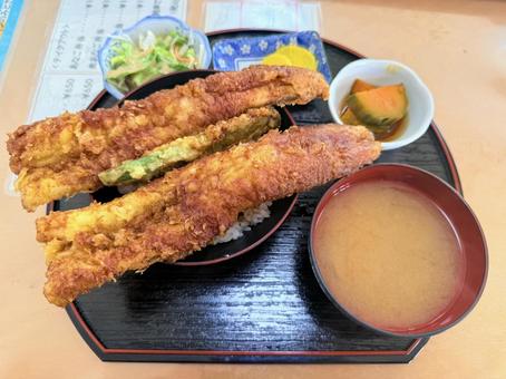 穴子丼 穴子丼,定食,揚げ物の写真素材