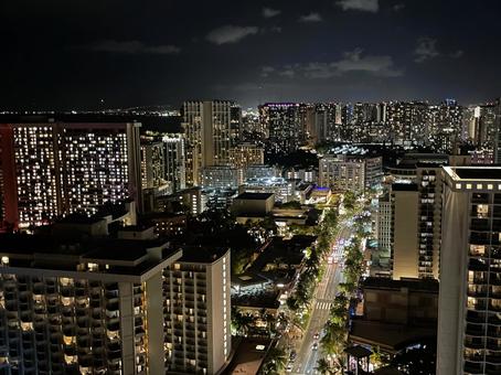 夜のカラカウア通り1 ハワイ,ワイキキ,夜景の写真素材