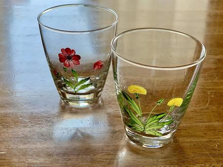 お花のコップ お花のコップ グラス,ペア,コップの写真素材