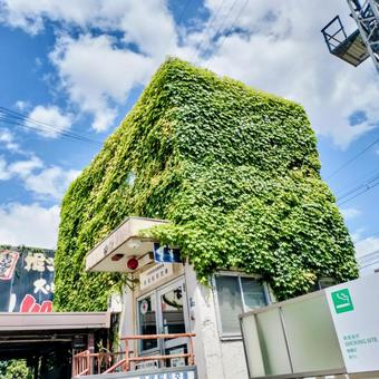 貝塚駅前交番(大阪府貝塚市) 貝塚駅前交番(大阪府貝塚市) 交番,警察,大阪府の写真素材
