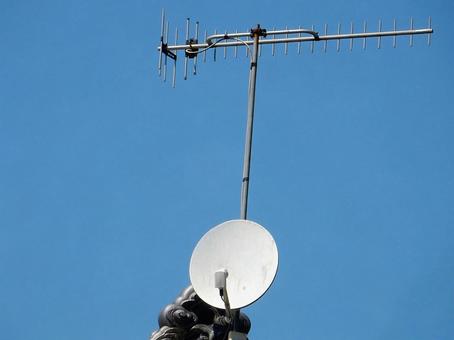 【風景写真】テレビ受信アンテナ 【風景写真】テレビ受信アンテナ アンテナ,テレビ,受信の写真素材