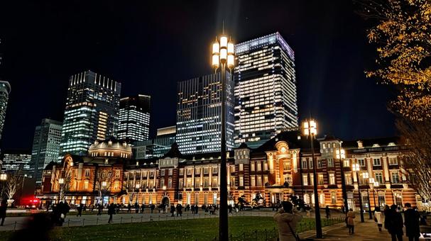 東京駅の夜景の写真