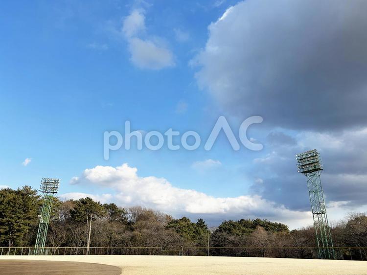 グランドの照明と空模様 空模様,空,雲の写真素材