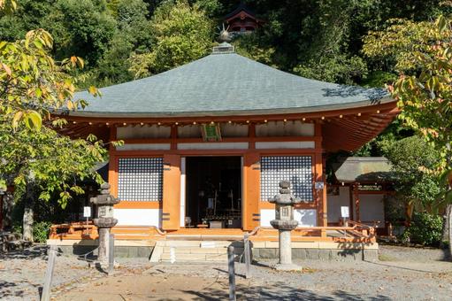 京都 鞍馬寺 光明心殿と鐘楼 京都 鞍馬寺 光明心殿と鐘楼の写真