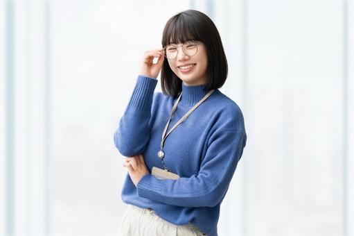 笑顔の若い女性・ビジネスウーマン 女性,笑顔,ビジネスの写真素材