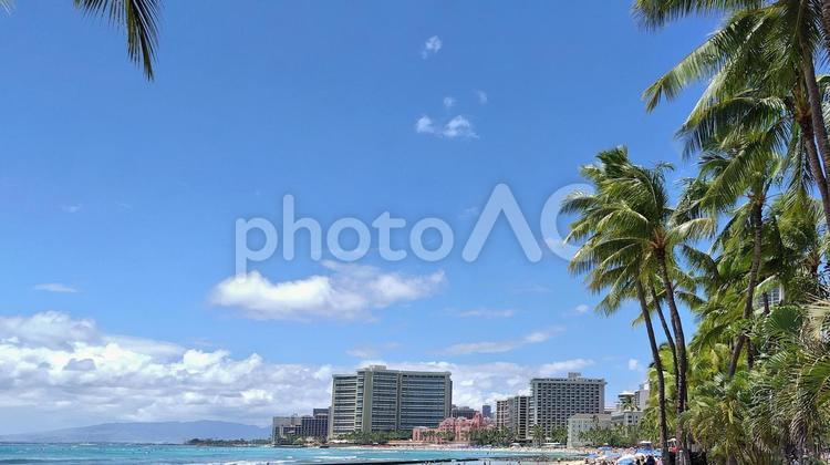 ワイキキ　青空　海　街並み ハワイ,ワイキキ,ビーチの写真素材