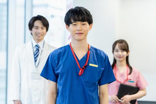 病院で働く医療スタッフ 病院,医師,笑顔の写真素材