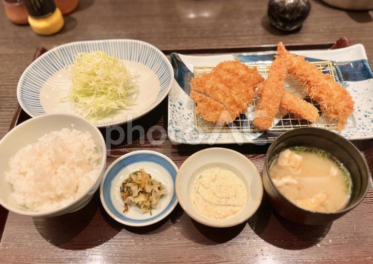 エビフライとヒレカツのご飯セット 食べ物,ご飯,ヒレカツの写真素材