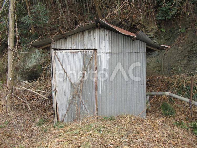 何かしらの農作業用の掘っ立て小屋 建物,家,小屋の写真素材