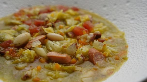 スープ スープ,豆,ソーセージの写真素材