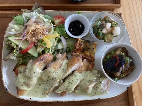 Chicken basil cream sauce set meal, JPG Chicken basil cream sauce set meal, JPG