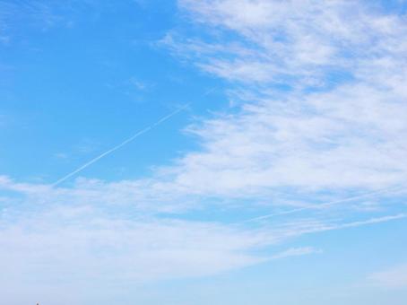 【空の写真】秋空 秋空,空,雲の写真素材