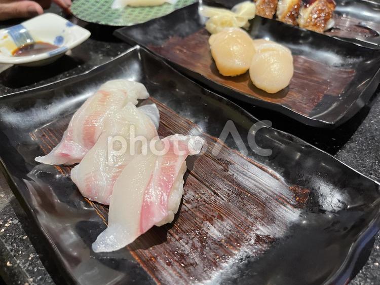 日本料理　鯛とホタテのにぎり寿司 ホタテ,寿司,にぎり寿司の写真素材