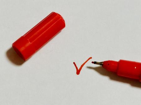 チェックマークを書く2 チェックマークを書く2 赤,レッド,チェックの写真素材