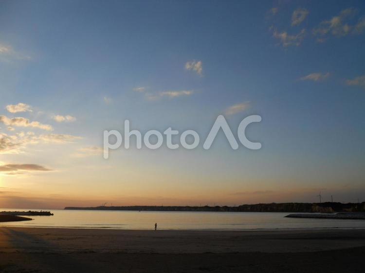 夕暮れのマリーナ 海,夕暮れの海,夕やけの写真素材