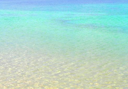 青く美しい海 青く美しい海 海,夏,空の写真素材