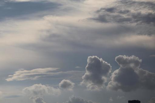 色々な雲のある夕空 色々な雲のある夕空 色々な,雲,夕空の写真素材