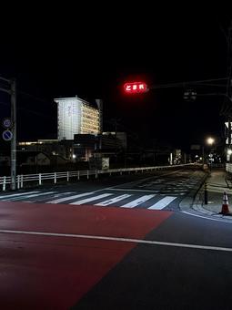 夜のあわら市の町並み　温泉街　 あわら市,夜景,風景の写真素材