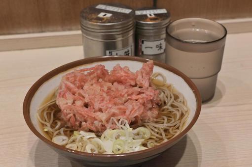 立ち食い蕎麦 紅生姜のかき揚げ 立ち食い蕎麦 紅生姜のかき揚げの写真
