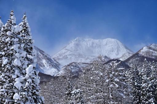 Mount Myoko seen from Ikenotaira Onsen Ski Resort (2), JPG