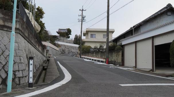 下社城跡 城跡に続く勝家坂 下社城跡 城跡に続く勝家坂の写真