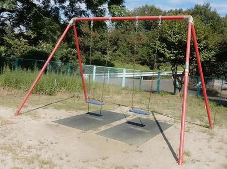 [Landscape photo] Swings in the park, JPG