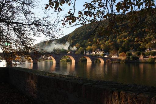 秋のハイデルベルク アルテ・ブリュッケ 秋のハイデルベルク アルテ・ブリュッケの写真