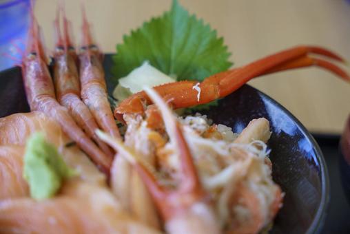 甘エビとカニの豪華海鮮丼 海鮮丼,丼,海鮮の写真素材