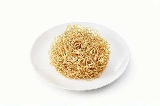 皿うどん用の麺(揚げ麺) 皿うどん用の麺(揚げ麺) 揚げ麺,揚げた,麺の写真素材