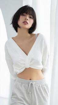 白バックの爽やかな女性のポートレート 白バックの爽やかな女性のポートレートの写真