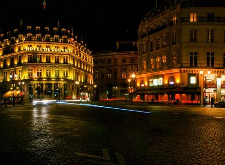 ホテル・デュ・ルーブルの夜 ホテル・デュ・ルーブルの夜 ホテル・デュ・ルーブル,街並み,夜景の写真素材