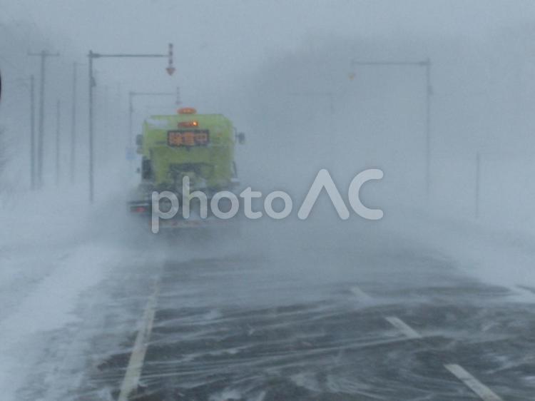 極寒の北海道の道路 北海道,道路,冬の写真素材