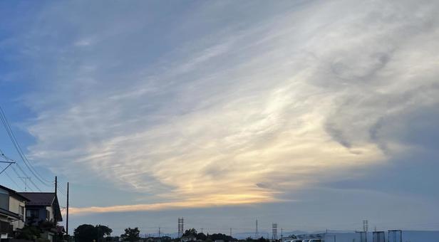 煙のような雲を眺める家 煙のような雲を眺める家の写真