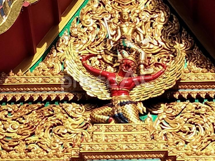 タイ　バンコクの仏教寺院の彫像 彫像,仏教寺院,ワットサハコンコーシッタラームの写真素材