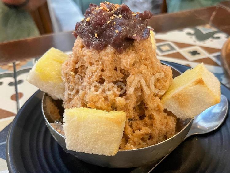 マレーシア、テタレ味のかき氷 東京,マレーシア料理,かき氷の写真素材