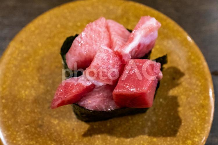マグロブツ　軍艦寿司 マグロ,まぐろ,ぶつの写真素材