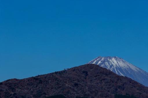 冠雪の富士と秋の山 富士山,山,雪山の写真素材