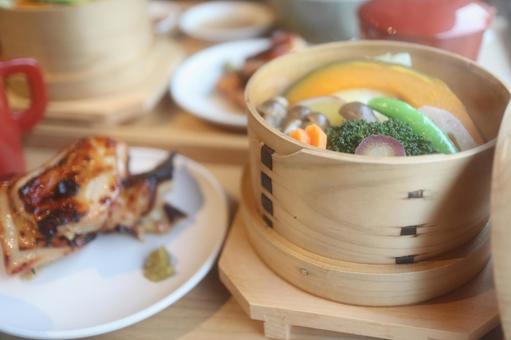 夏の温野菜 ランチ,ヘルシー,食事の写真素材