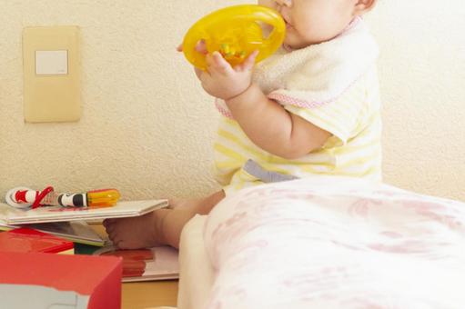 Baby licking toys 2, baby, baby, infant, JPG