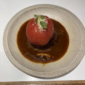 トマト丸ごとのっけてハンバーグ トマト,丸ごとトマト,ハンバーグの写真素材