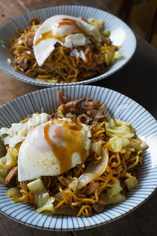 目玉焼き乗せヤキソバ 焼きそば,ヤキソバ,やきそばの写真素材